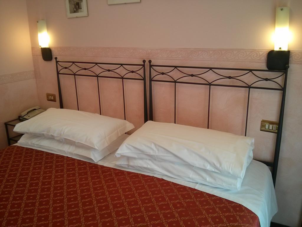 Hotel Astoria Tabiano Terme Bilik gambar